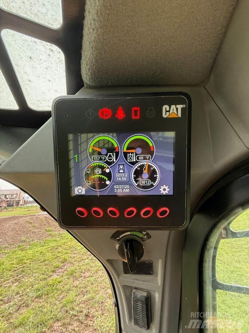 CAT 299D2 Mini Pale Gommate