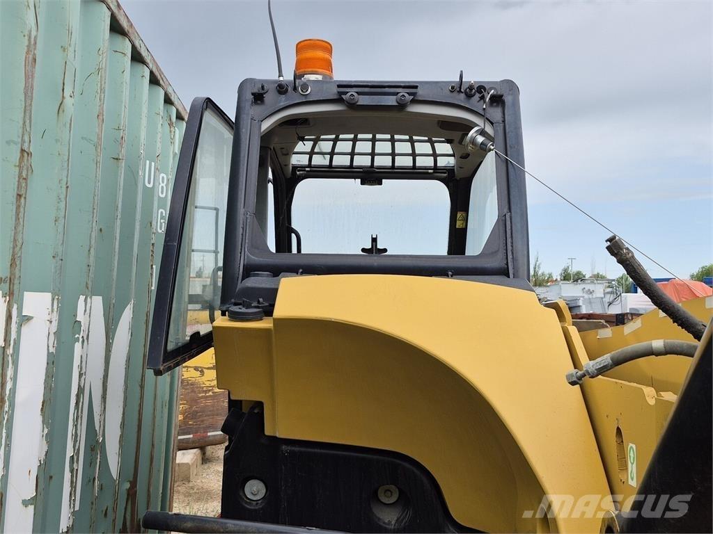 CAT TH560B Sollevatori telescopici per agricoltura