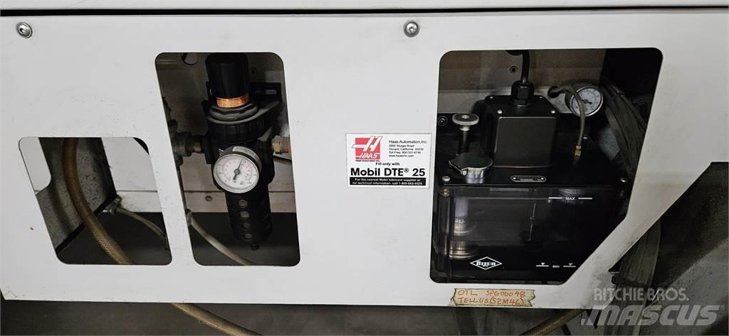 Haas VF-7/50 Costruzioni - Altro