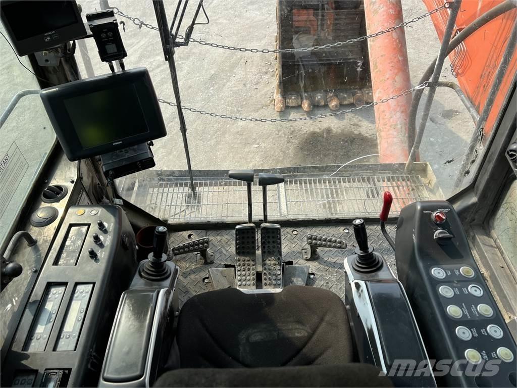 Hitachi EX2600-6 Wheeled excavators