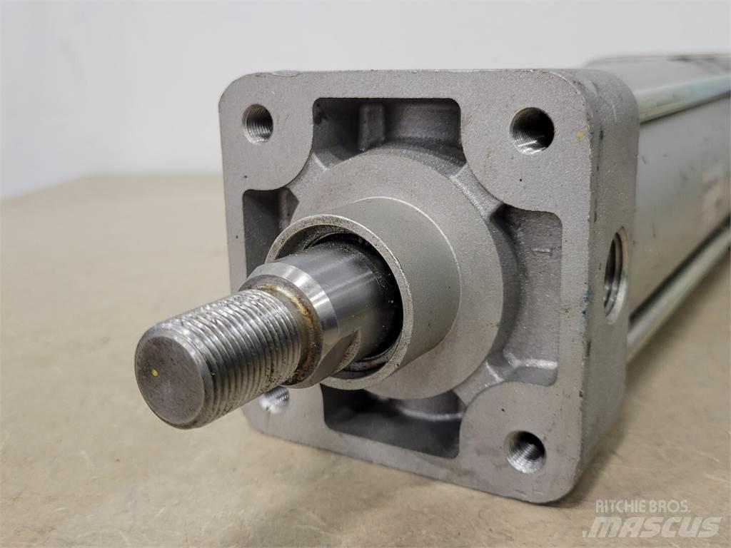 SMC NCDA1B325-0800 Trasporto - Altro