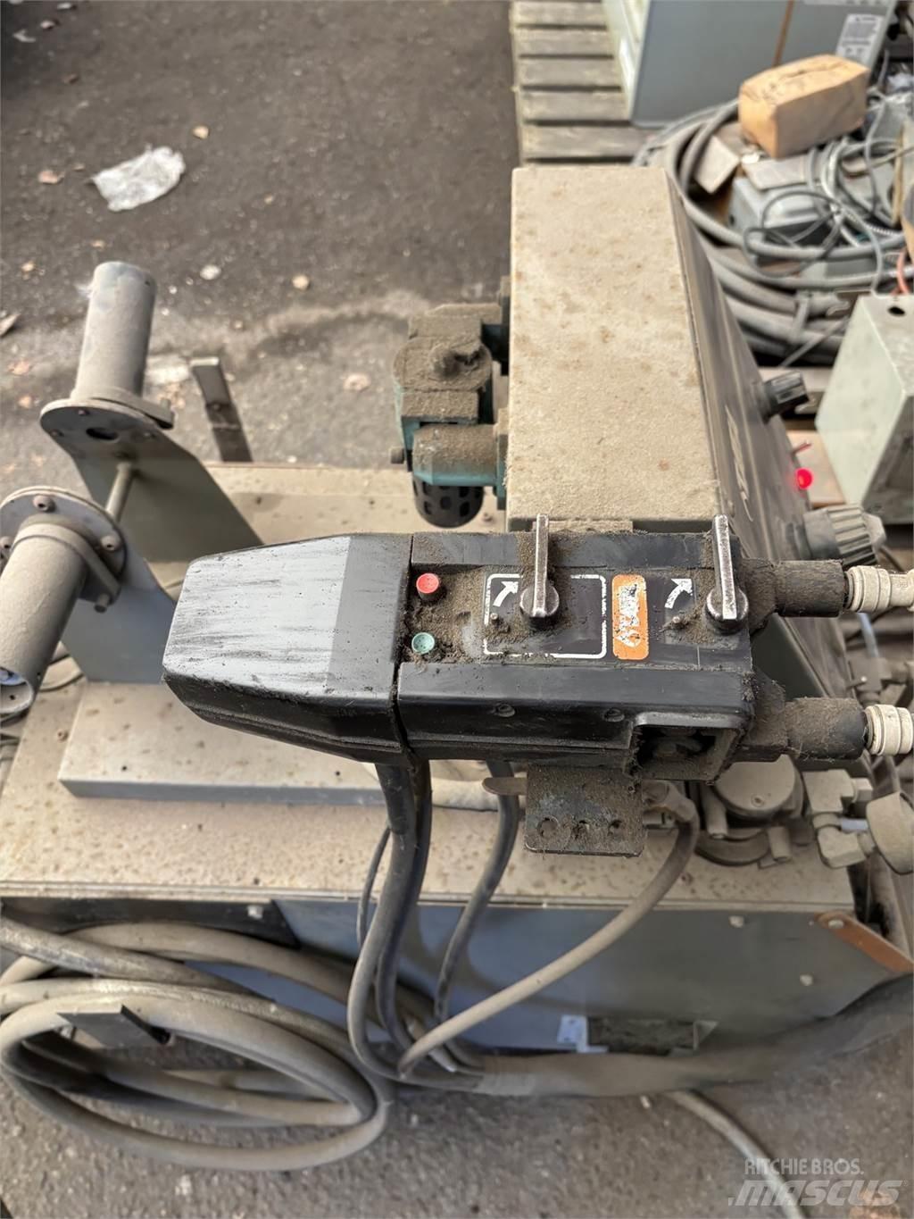 TAFA-PRAXAIR 8830 Attrezzature per saldature