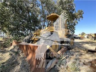 CAT 824C Pale gommate