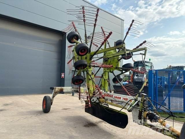 CLAAS Liner 780 Ranghinatori