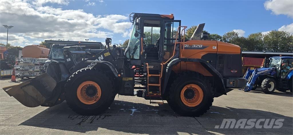 Doosan DL320-7 Pale gommate