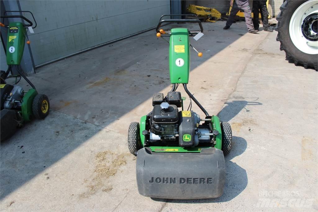 John Deere 220B Tosaerba a spinta