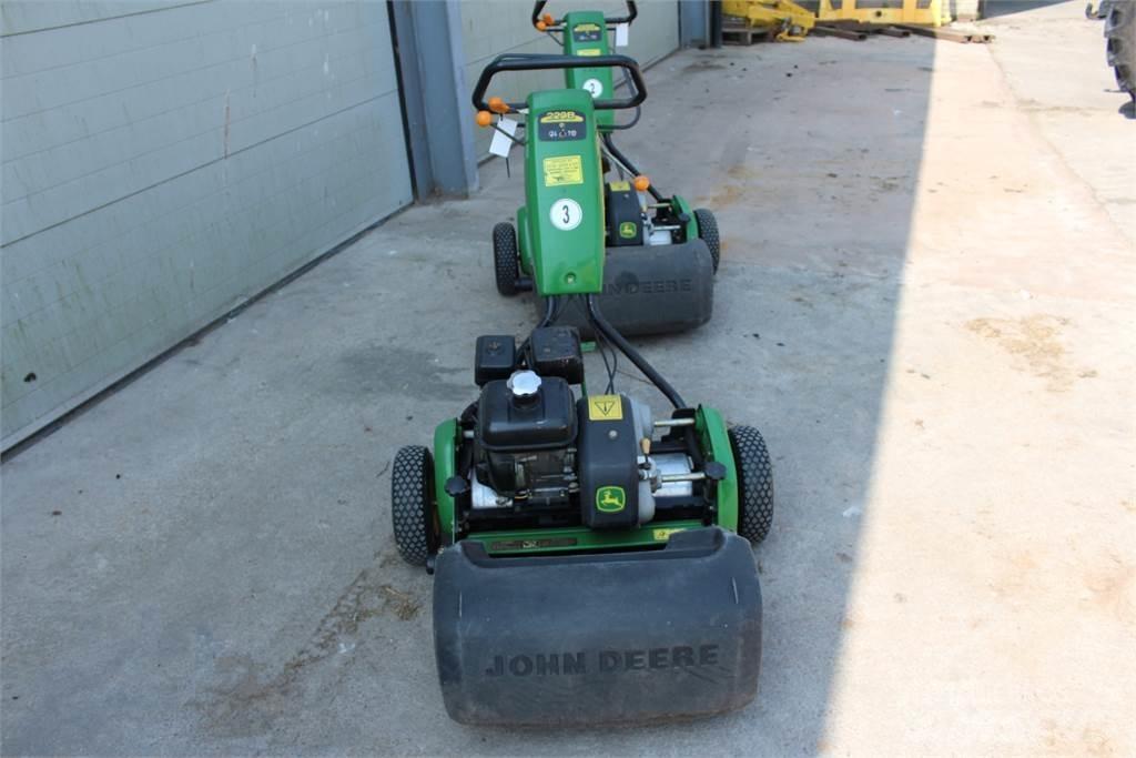 John Deere 220B Tosaerba a spinta