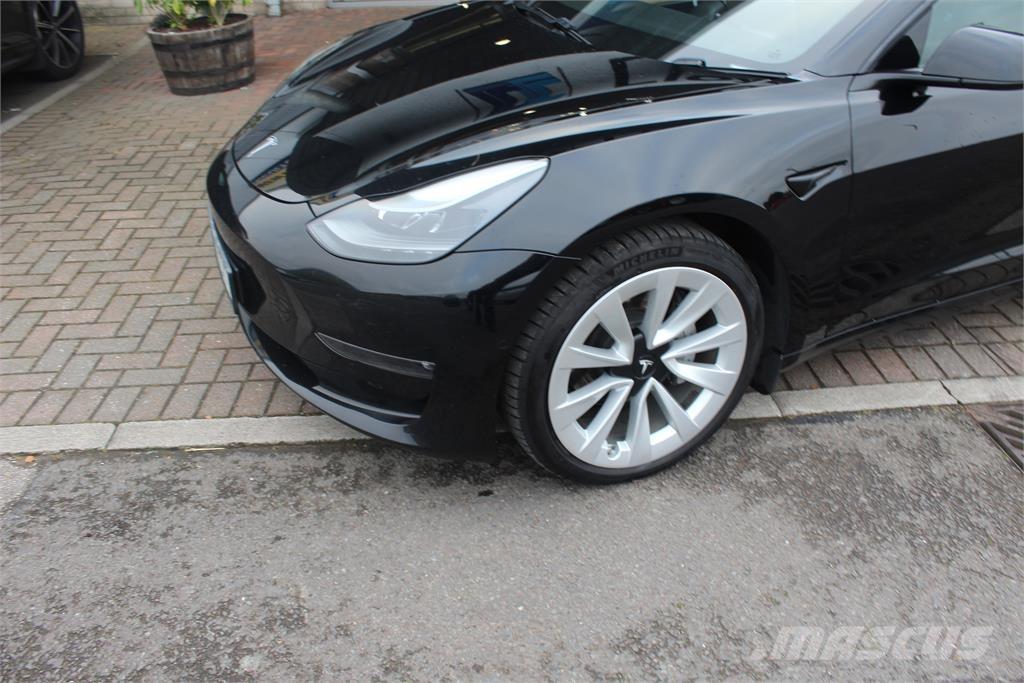 Tesla Model 3 Pick up/Fiancata ribaltabile