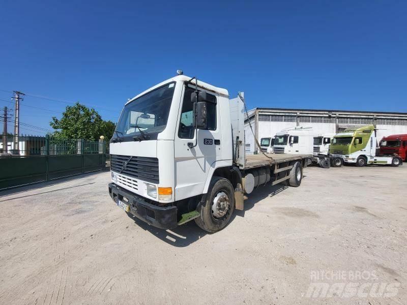 Volvo FL7 Camion con sponde ribaltabili
