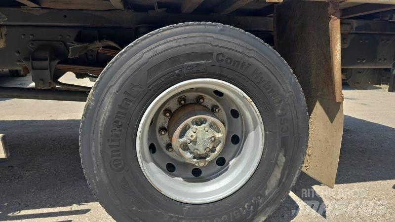 Volvo FL7 Camion con sponde ribaltabili