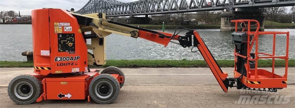 JLG E300AJP Piattaforme cingolate, Piattaforme a ragno e Montacarichi