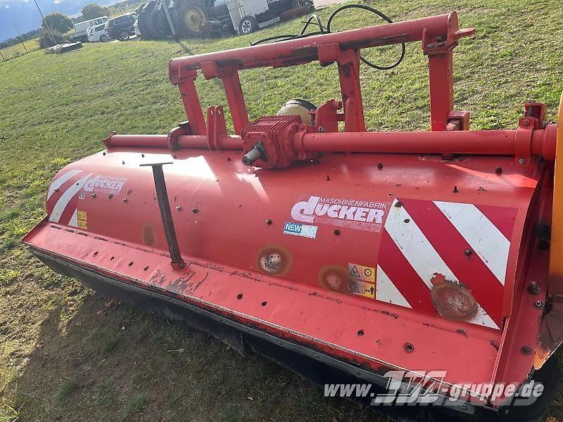 Dücker UM 30 Costruzioni - Altro