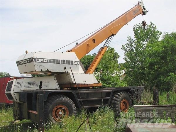 Drott 2500 Gru per tutti i terreni