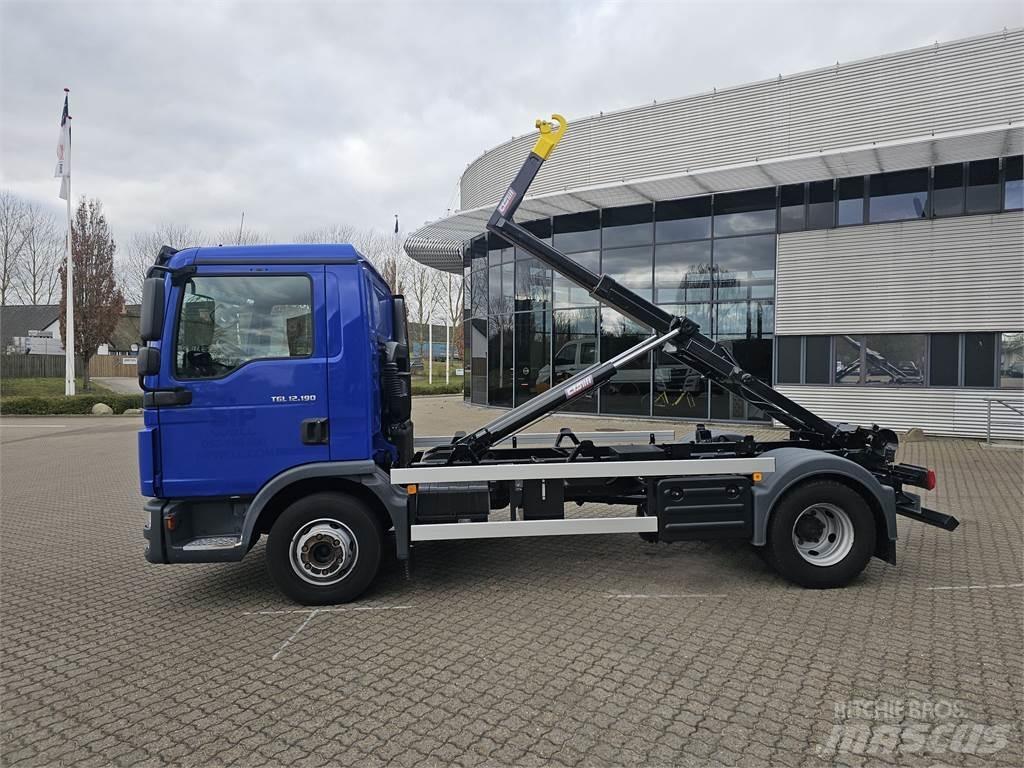 MAN TGL 12.190 BL Camion con gancio di sollevamento