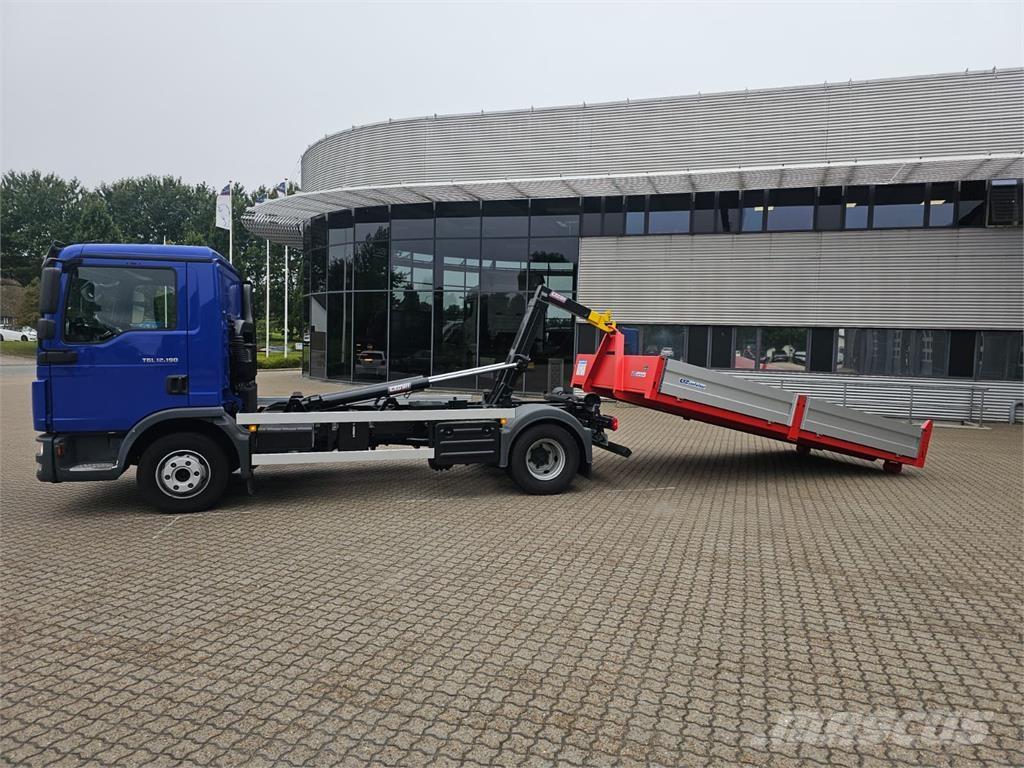 MAN TGL 12.190 BL Camion con gancio di sollevamento