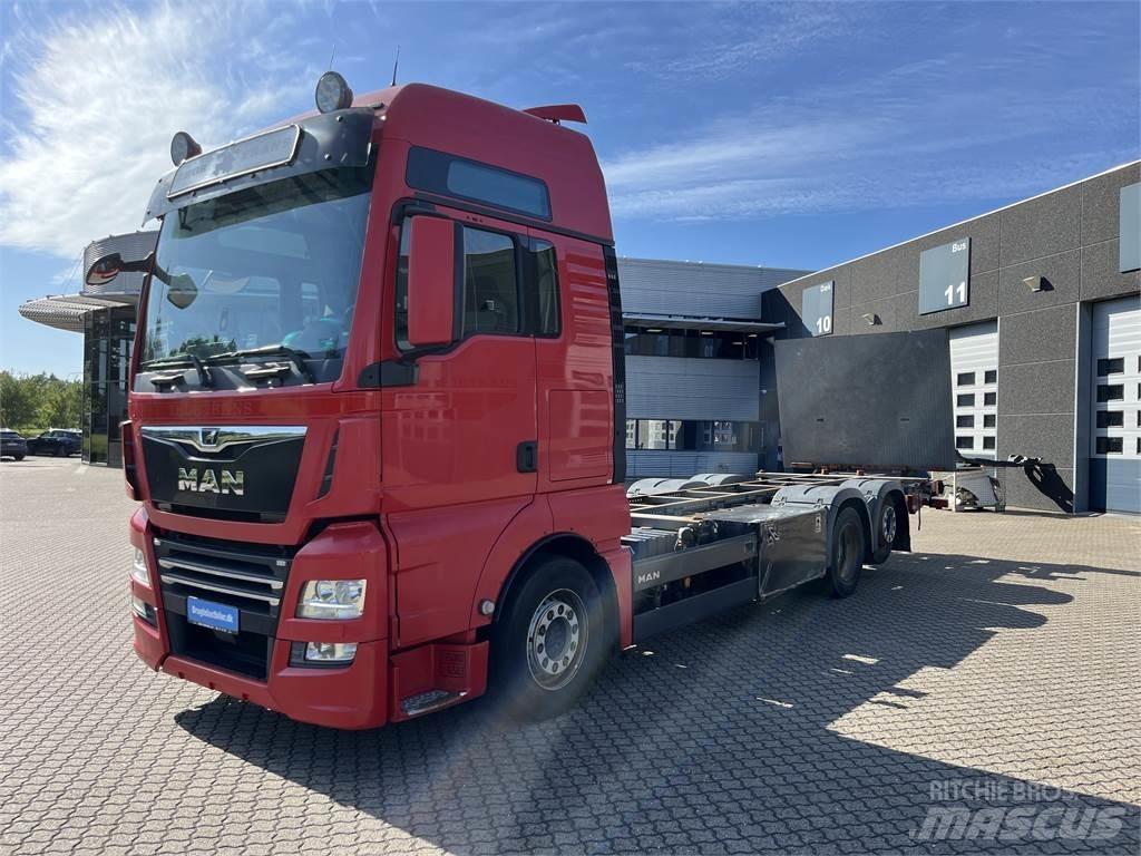 MAN TGX 26.500 6x2 Camion portacontainer