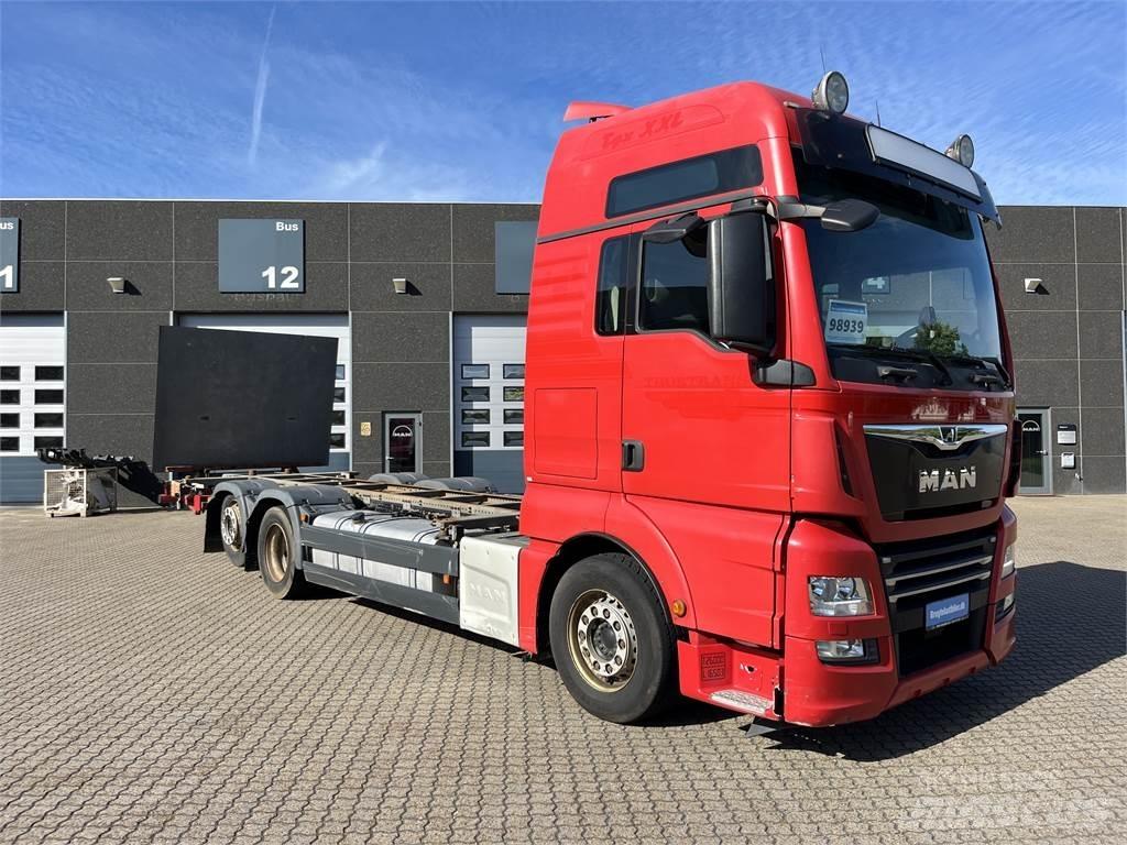 MAN TGX 26.500 6x2 Camion portacontainer