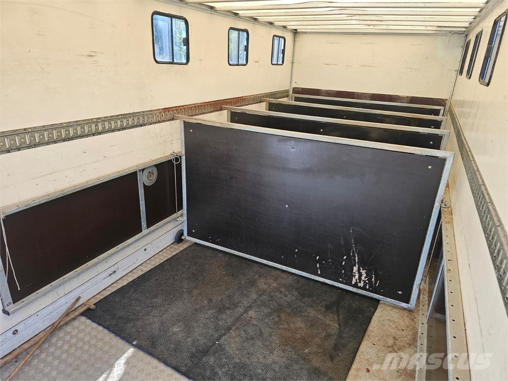 Mercedes-Benz Atego 817 Camion per trasporto animali