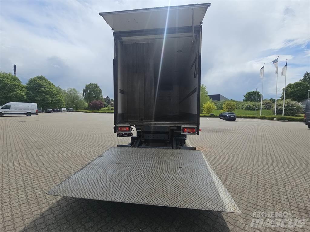 Volvo FE320 Camion a temperatura controllata