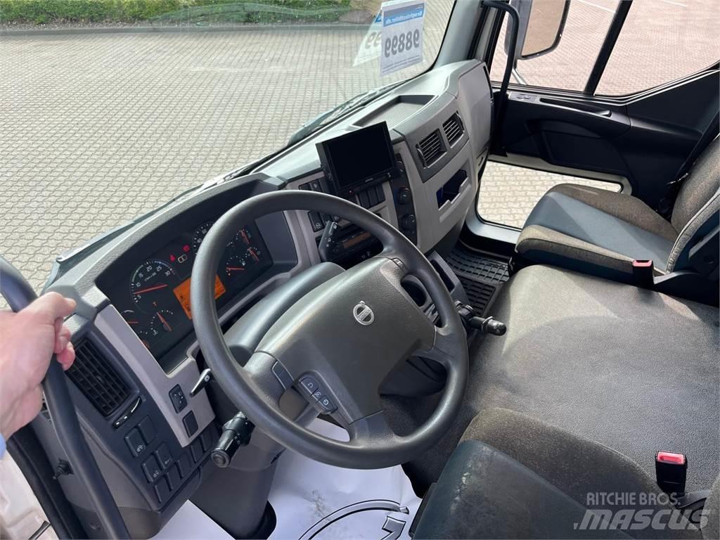 Volvo FL210 Camion cassonati