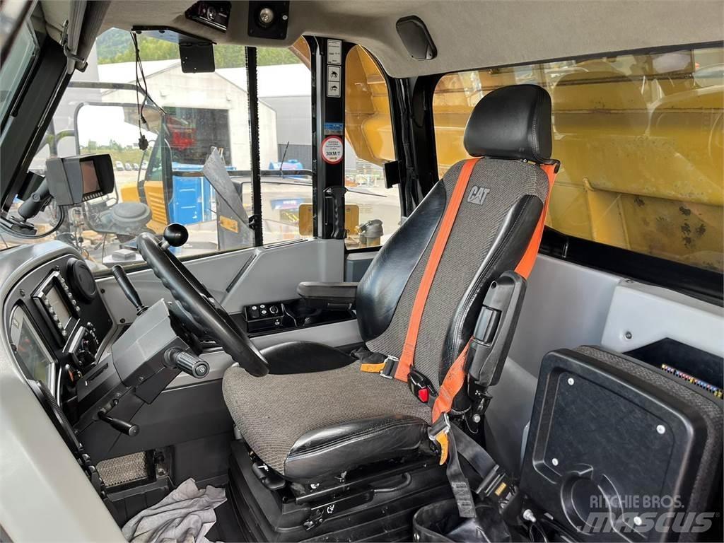CAT 772G Dumper a telaio rigido