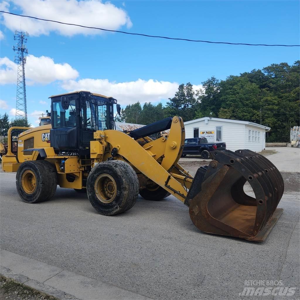 CAT 938M Pale gommate
