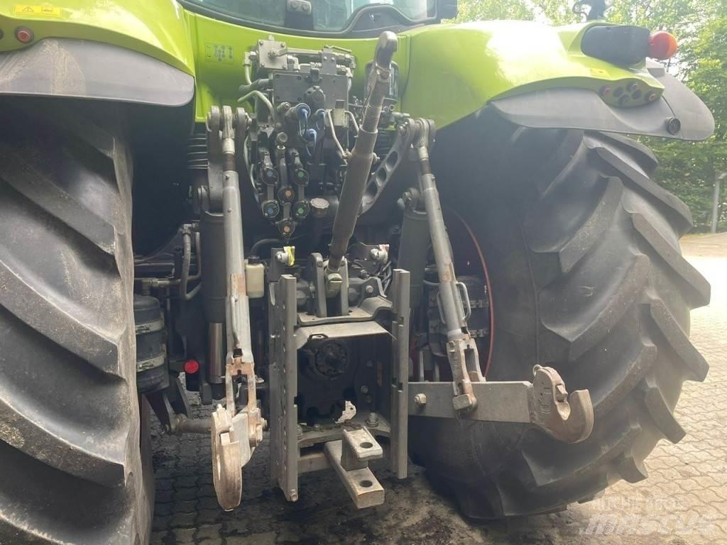 CLAAS AXION 830 Trattori