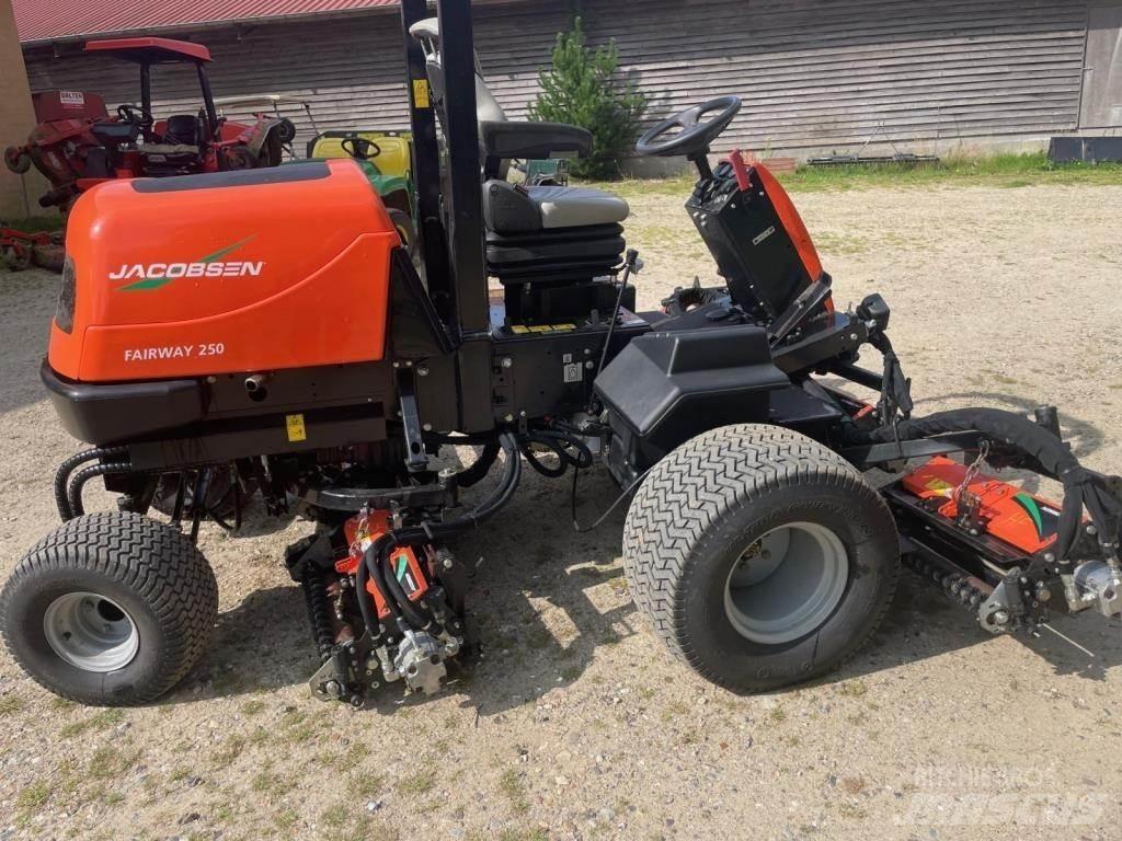 Jacobsen FAIRWAY 250 Trattorini tagliaerba