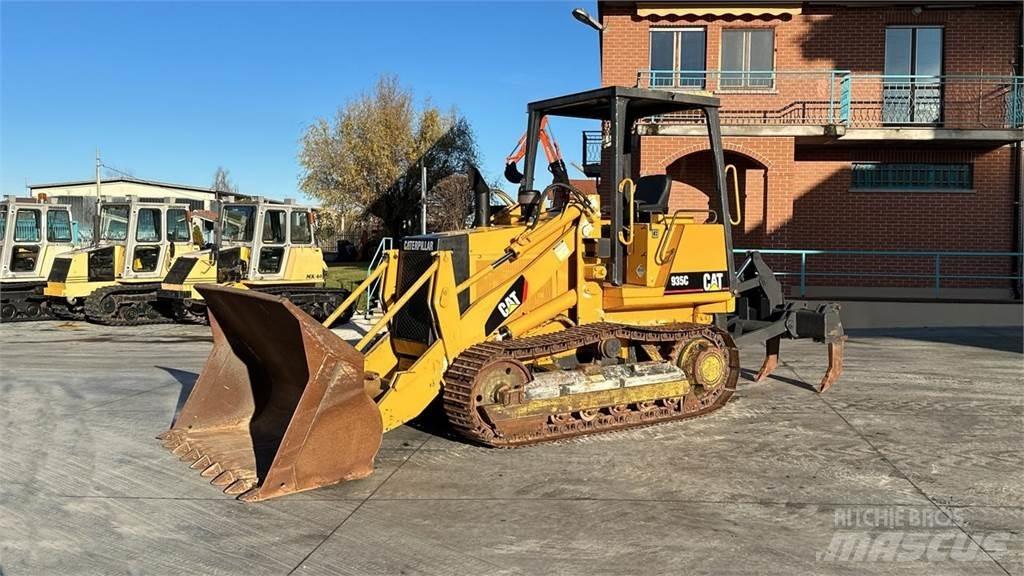 CAT 935C Pale gommate