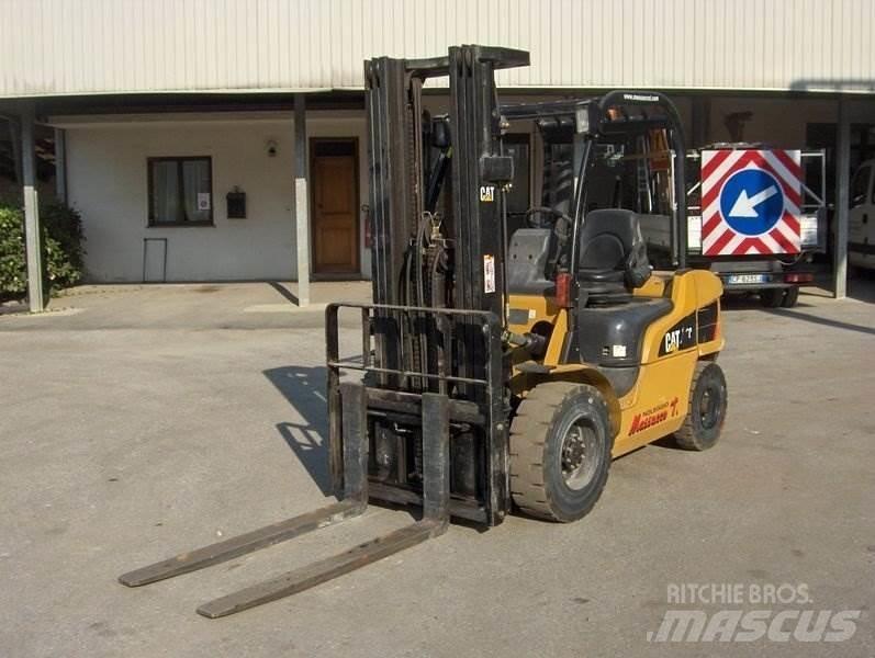CAT DP30N Carrelli elevatori diesel