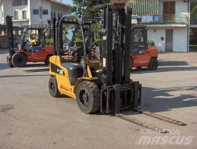 CAT DP30N Carrelli elevatori diesel