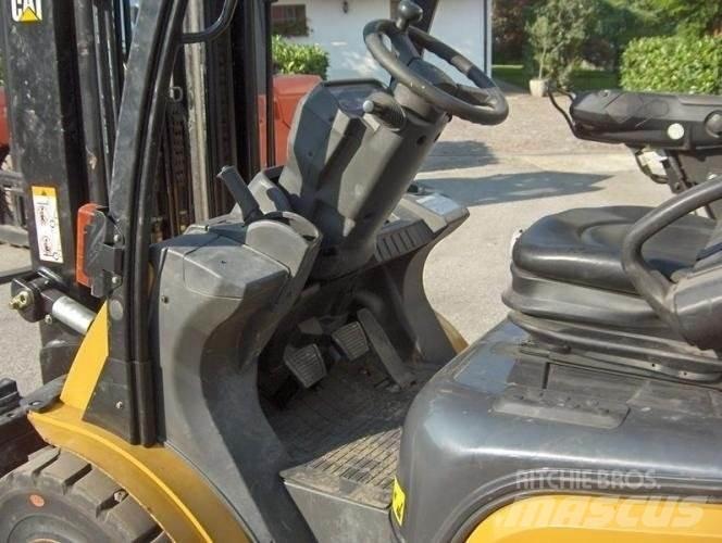 CAT DP30N Carrelli elevatori diesel