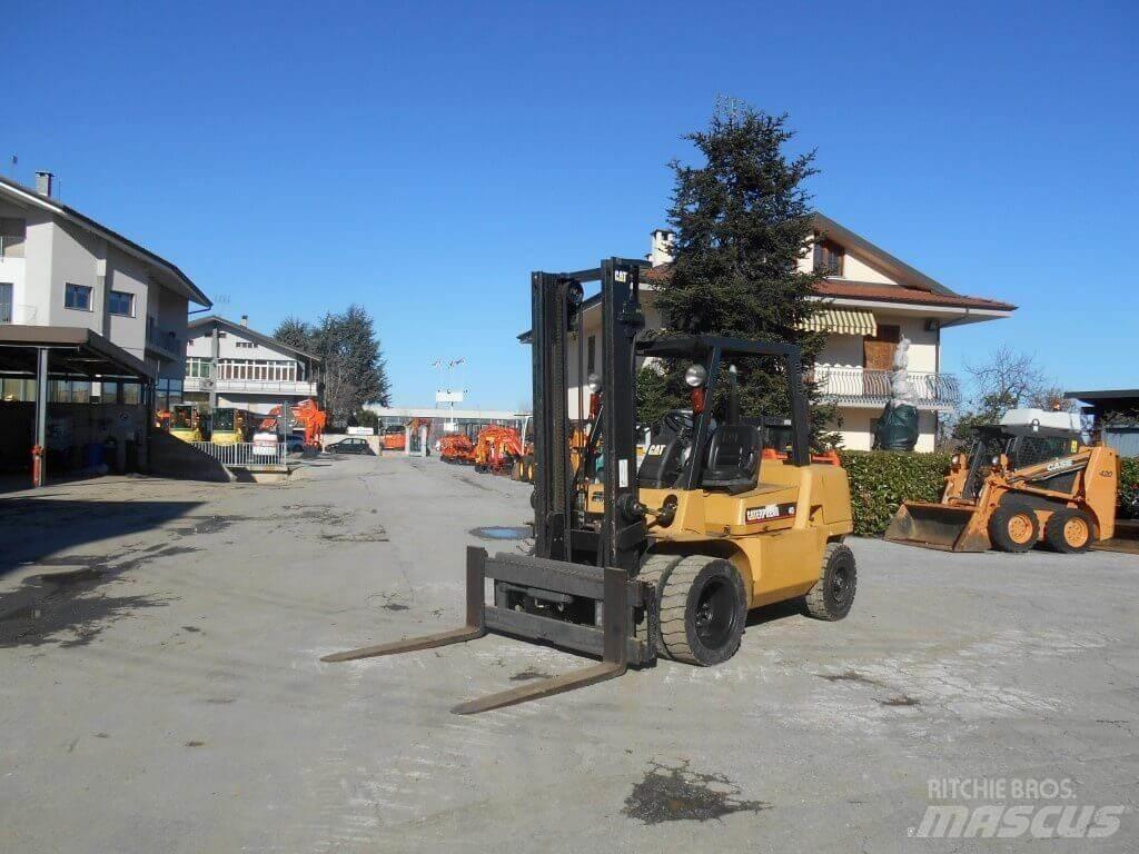 CAT DP40KL Carrelli elevatori diesel