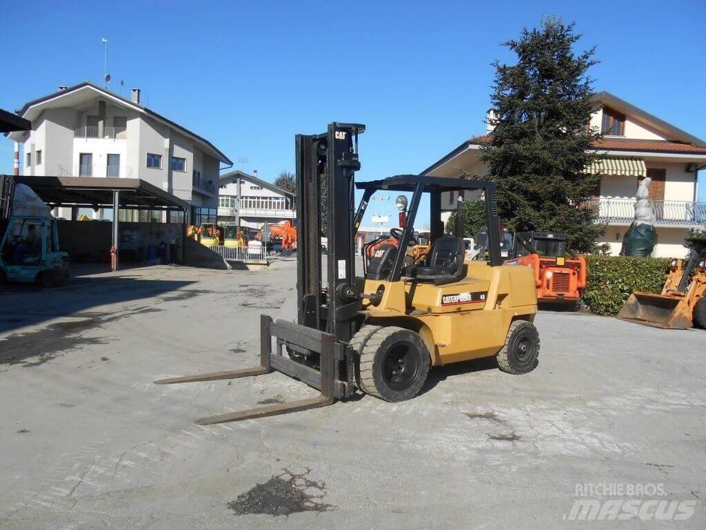 CAT DP40KL Carrelli elevatori diesel
