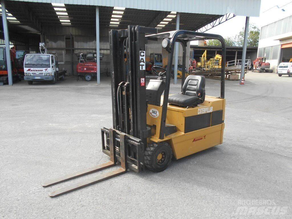 CAT F35 Carrelli elevatori elettrici