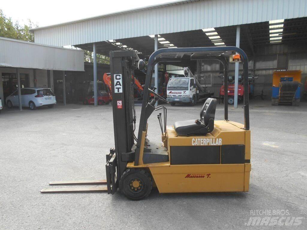 CAT F35 Carrelli elevatori elettrici