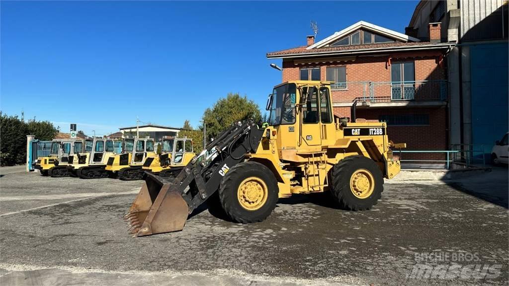 CAT IT28B Pale gommate