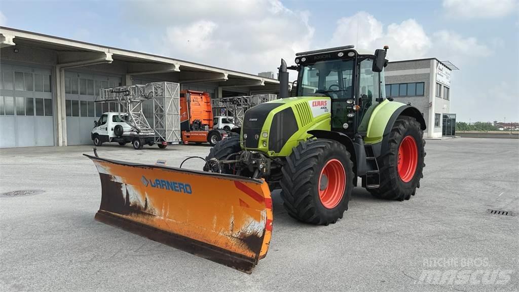 CLAAS Axion 810 4x4 Lame spazzaneve e aratri