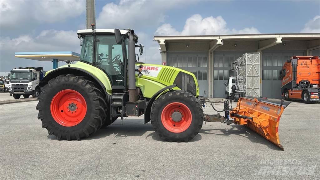 CLAAS Axion 810 4x4 Lame spazzaneve e aratri