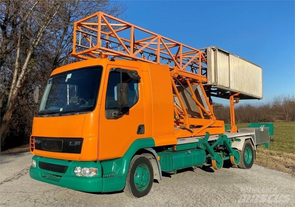 DAF LF Piattaforme autocarrate