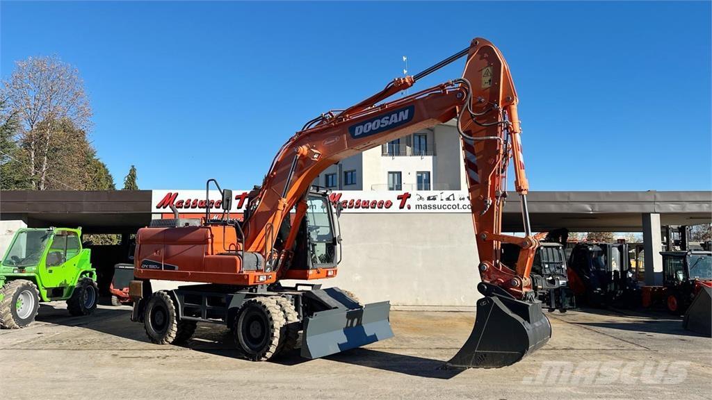 Doosan DX190W Escavatori gommati