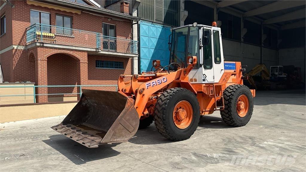 Fiat-Hitachi FR90 4X4 Pale gommate