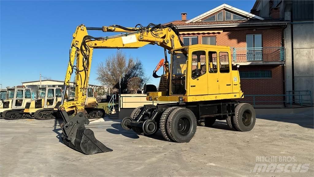 Fuchs MHB 230 ZW 4x4 Escavatori gommati