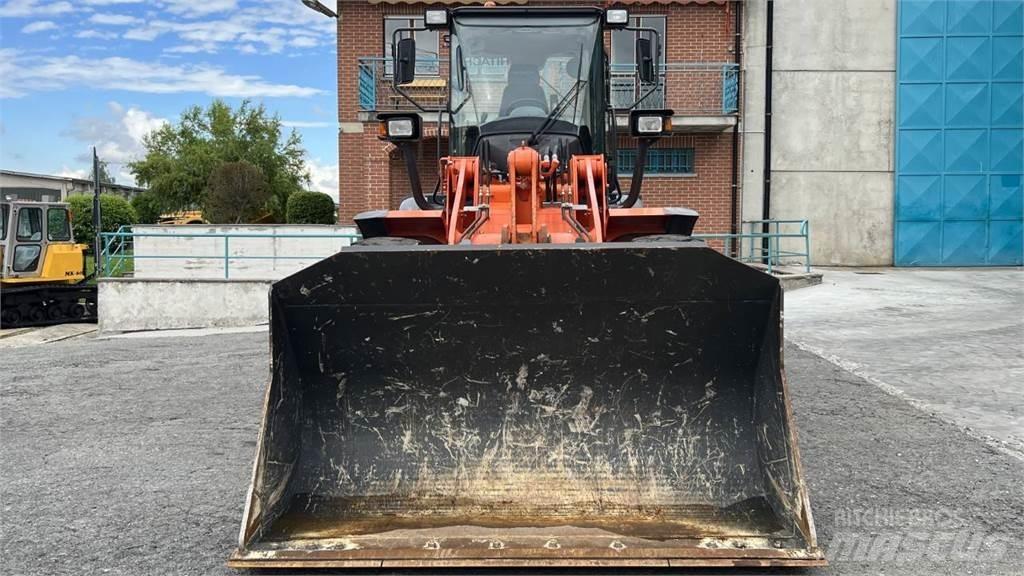 Hitachi ZW140-5B Pale gommate