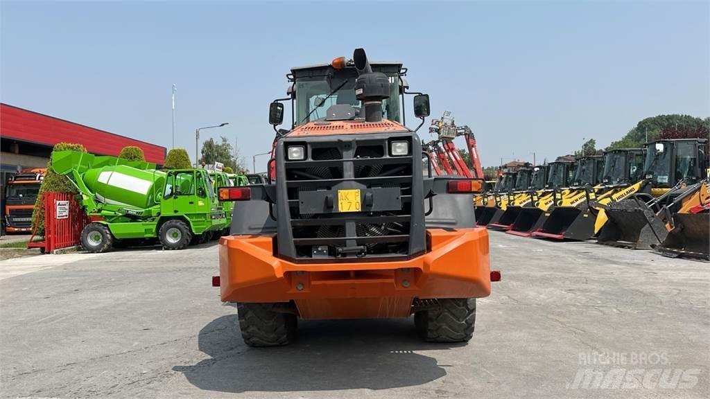 Hitachi ZW180-6 Pale gommate