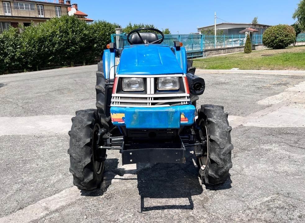 Iseki 240 4x4 Lame spazzaneve e aratri
