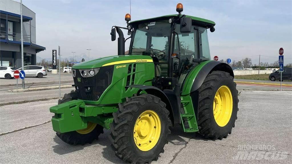John Deere 6090MC 4X4 Lame spazzaneve e aratri