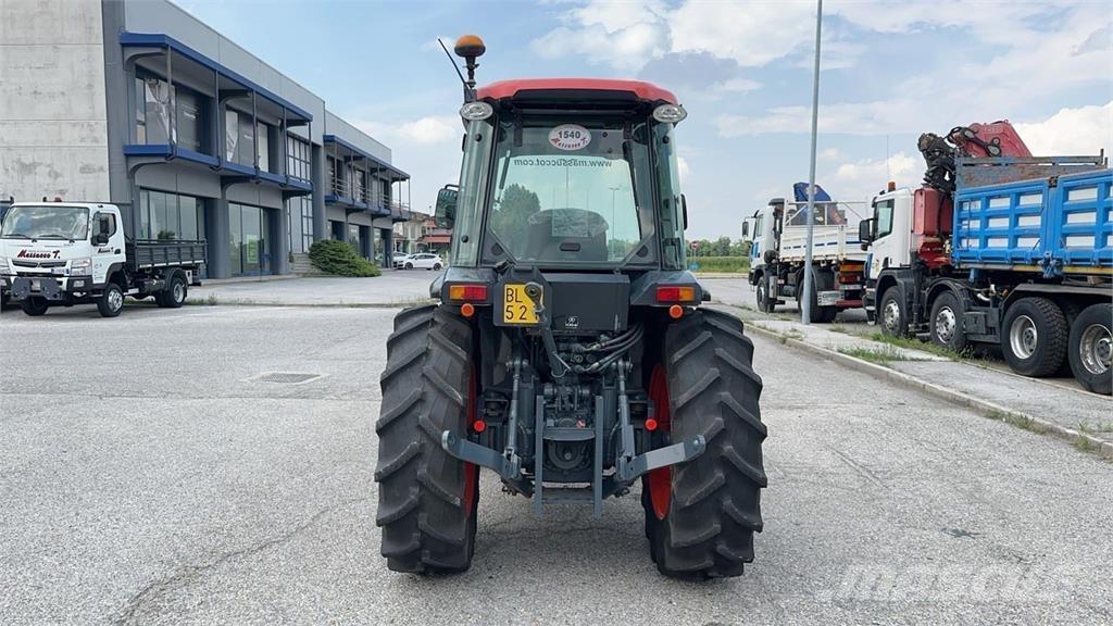 Kubota M8540N 4X4 Lame spazzaneve e aratri