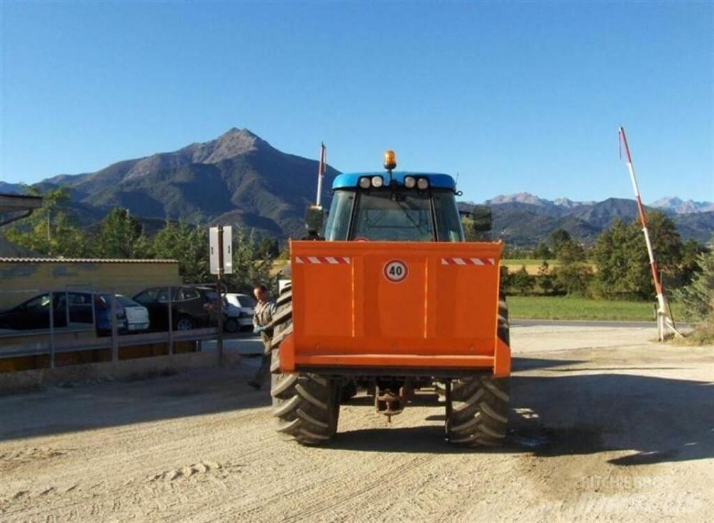 Landini LEGEND 135 Lame spazzaneve e aratri
