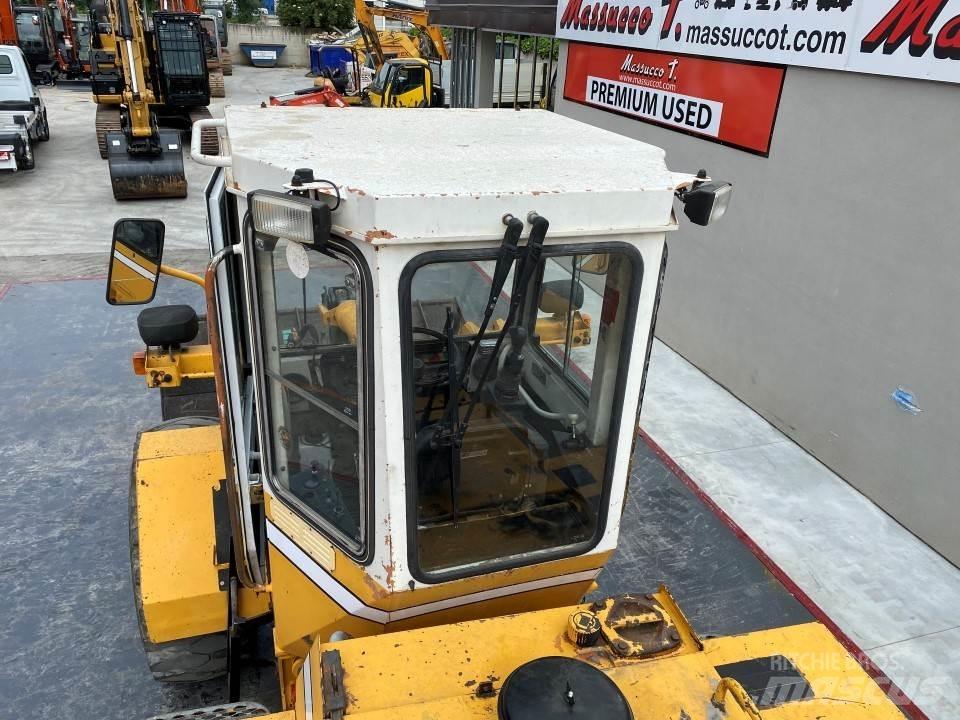 Liebherr L521 Pale gommate